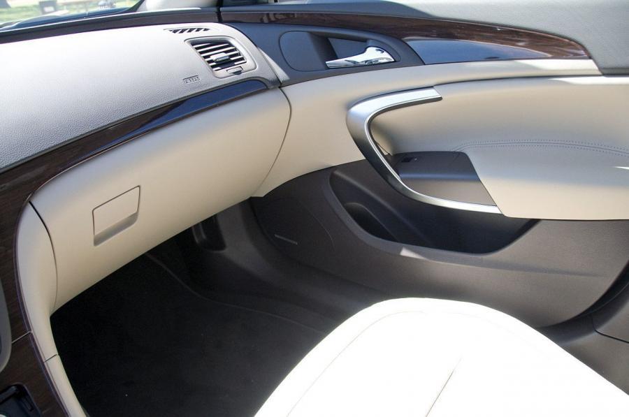  Buick Regal 2011 года  (фото 29 из 77)